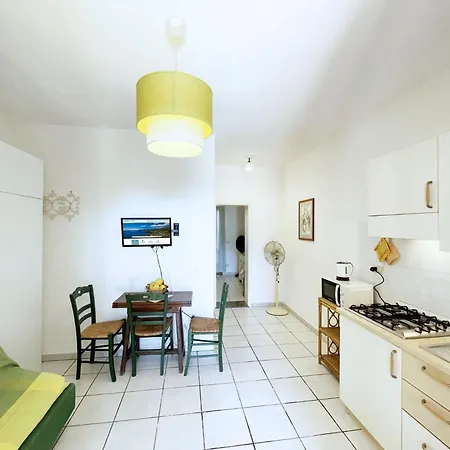 Adriana Di Argonautivacanze * Porto Azzurro